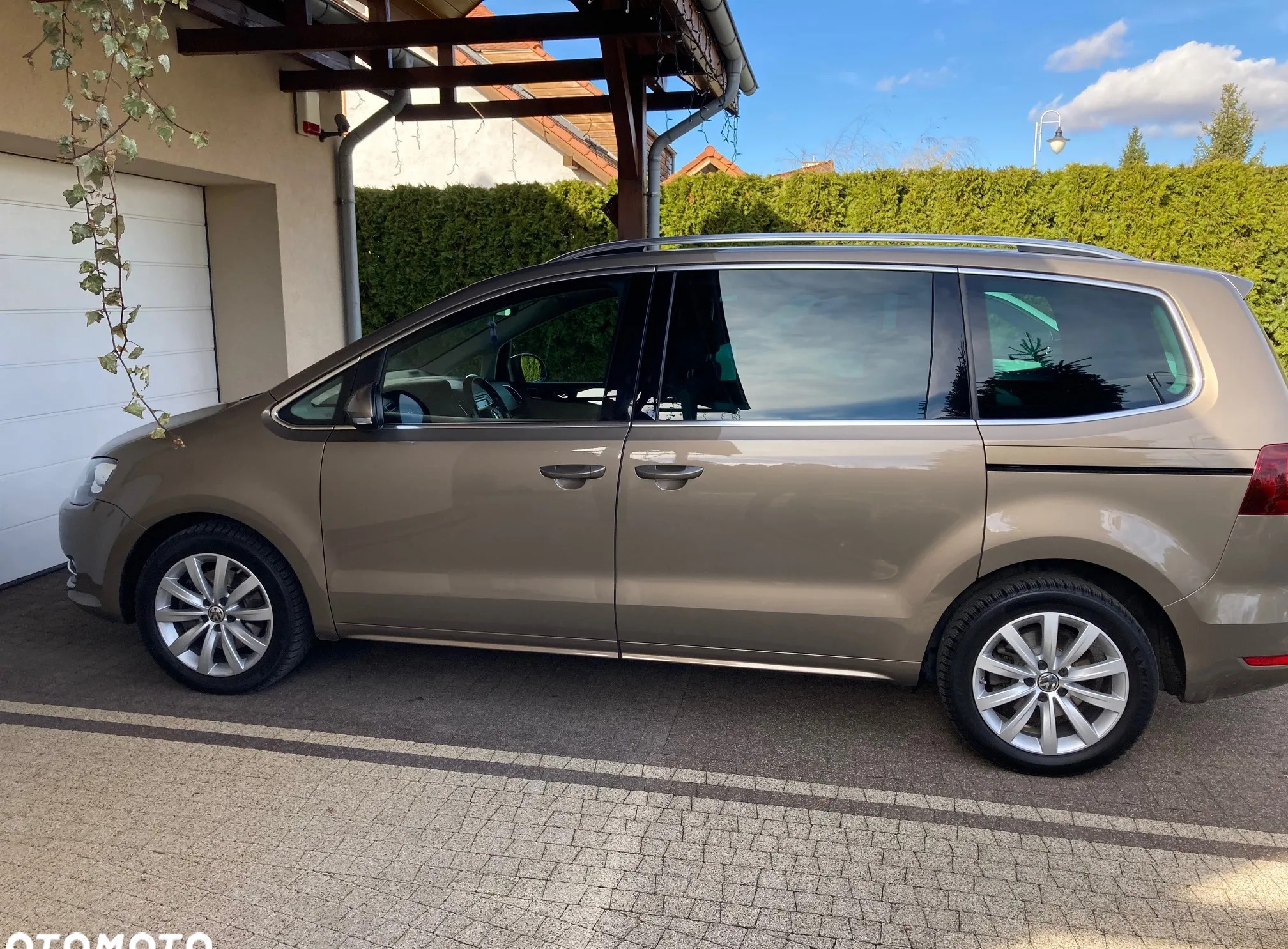 Volkswagen Sharan cena 99900 przebieg: 116000, rok produkcji 2016 z Wrocław małe 326